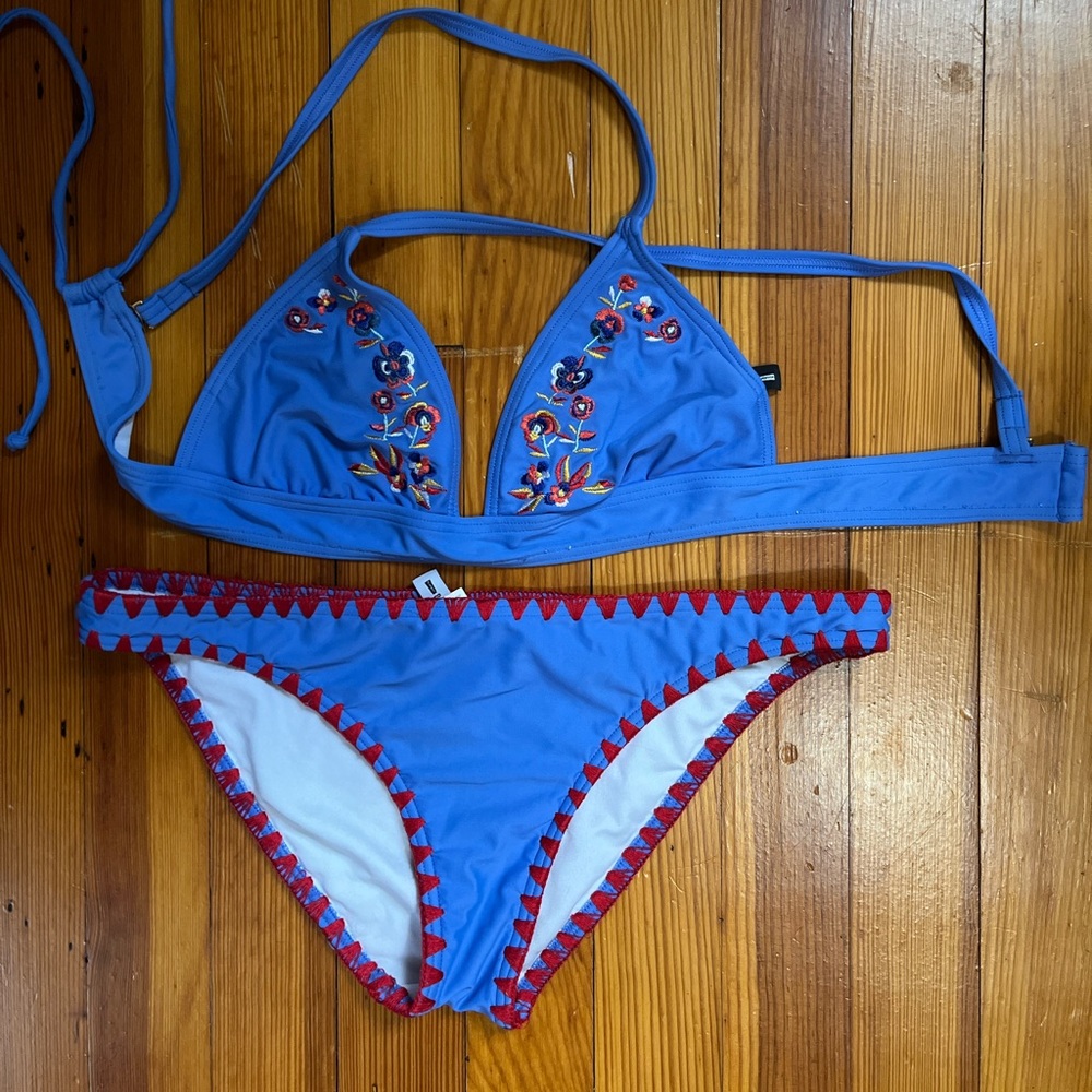 Design Lab - Stitch Embroidered Detail Swimsuit Top & Bottom